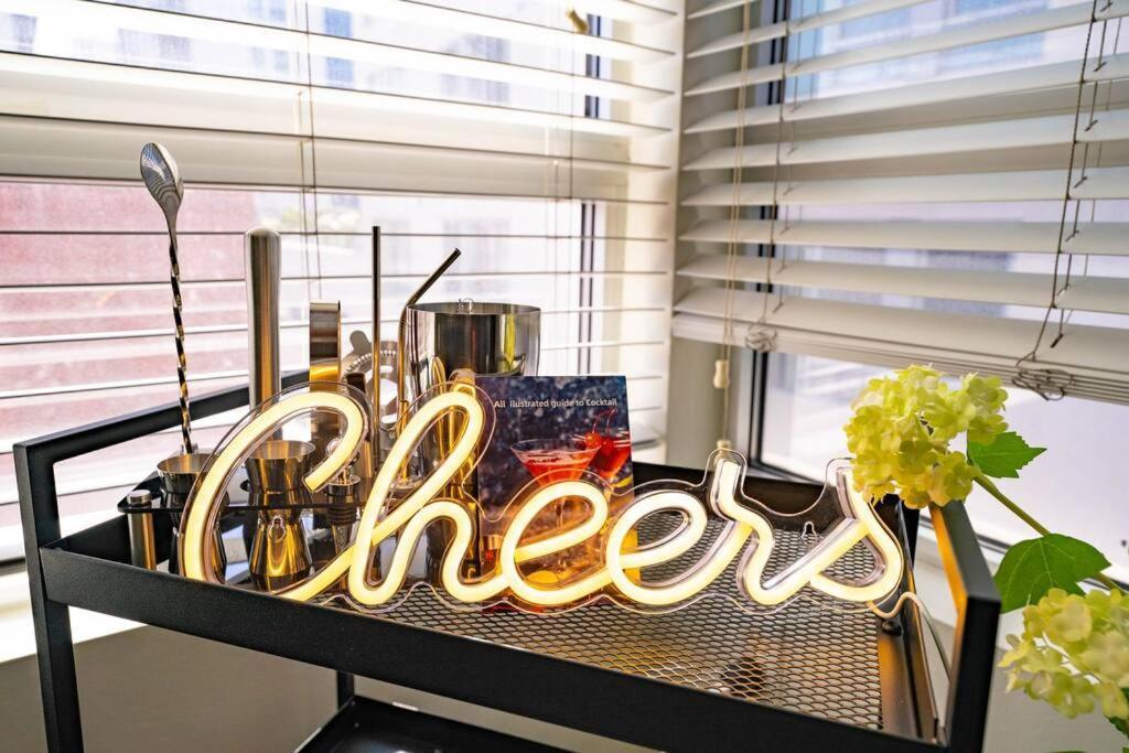 June Specials- Suite Spot Dtla- Free Parking For One Car! Los Angeles Eksteriør bilde